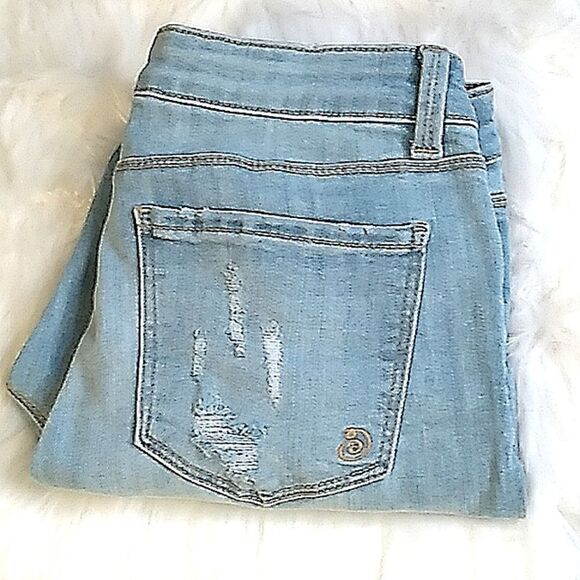 Indigo Rein distressed light wash cuffed cropped skinny jeans - Picture 2 of 10